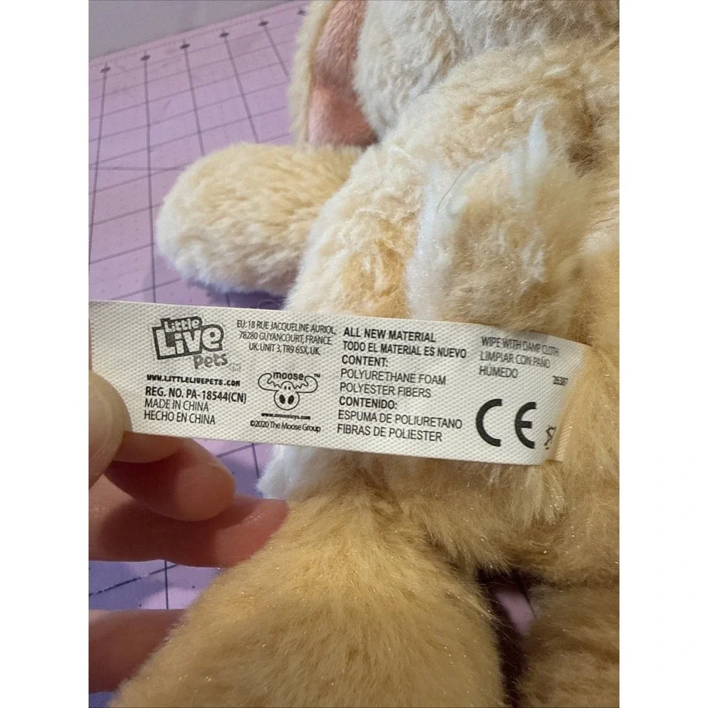 Little Live Pets Cozy Dozy Charlie Puppy Dog‎ Cuddly Soft Plush Animated Yellow